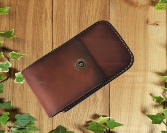 Leather phone case for belt. leather phone holster. iphone holster. cell phone holster. iphone 13 pro max holster. leather phone holder.