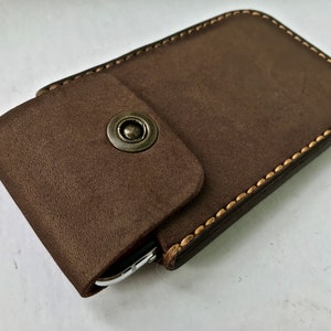 Leather phone case for belt. leather phone holster. iphone holster. cell phone holster. iPhone 15 pro max holster. leather phone holder.