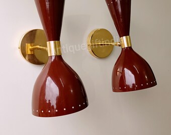 Apliques de pared italianos de latón de estilo moderno de mediados de siglo, modelo Diabolo (par).