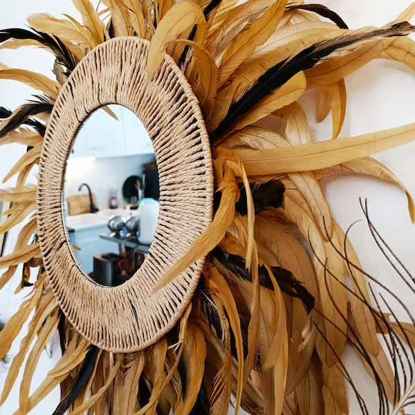 Juju hat  en plume naturelle, miroir et raphia