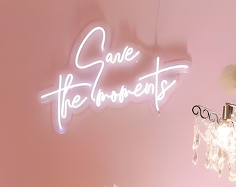 Insegna al neon per matrimonio personalizzata: crea la tua esclusiva insegna al neon a LED per matrimonio. Le insegne fatte a mano aggiungono un tocco sorprendente e romantico al tuo giorno speciale.