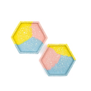 Sous-verres hexagonaux faits à la main Lot de 2 Décor à la maison moderne terrazzo/ 3 colors