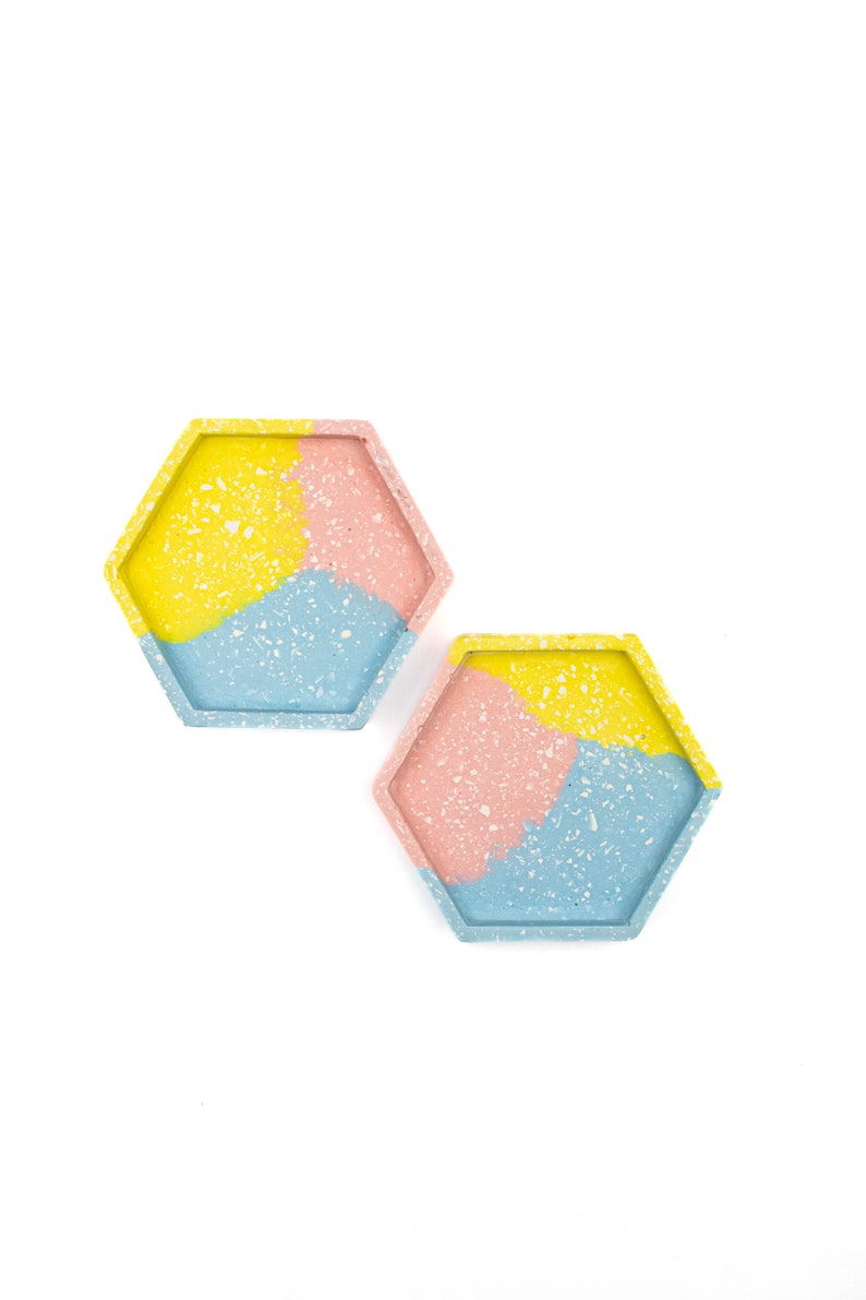 Sous-verres hexagonaux faits à la main Lot de 2 Décor à la maison moderne terrazzo/ 3 colors