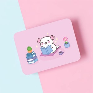 Süße Axolotl Postkarte, Lesendes Axolotl, Axolotl Kunstdruck, Tier Postkarte, DIN A6 Karte, Kawaii Kunstdruck, Bücherwurm Geschenk