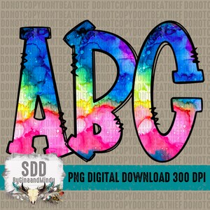 Può includere: Lettere ABC in un design acquerello arcobaleno con contorni neri. Le lettere sono stilizzate con un bordo frastagliato. Lo sfondo è di colore marrone chiaro con il testo "DONOTCOPYDONTBEATHIEF" ripetuto.