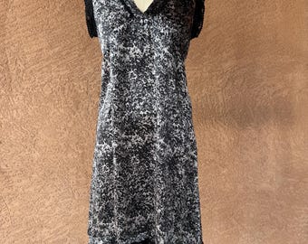 Abito midi in seta stile Y2K / Maniche corte con bordo in pizzo a fantasia floreale astratta in bianco e nero