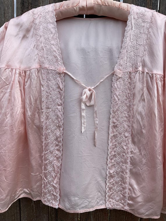 1940's Silk Satin Bed Jacket - image 3