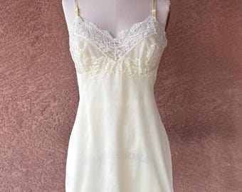 Vintage Vassarette Slip Dress 34D Ivory Lace Nylon Tricot Lingerie Camisole Top 80s Coquette Lace Chemise Small