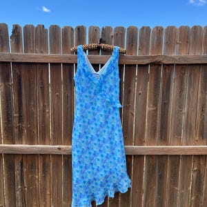 Y2K / Breakin&#39; Loose / Floral Flutter Dress / Size Medium / Blue Floral