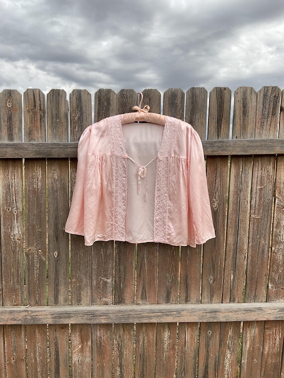 1940's Silk Satin Bed Jacket - image 1