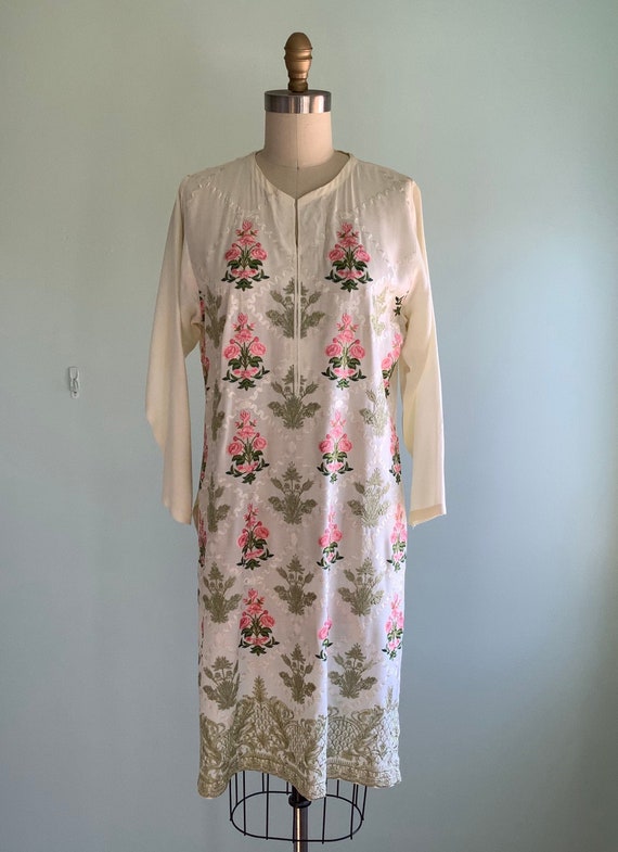Kaftan With Golden Embroidery