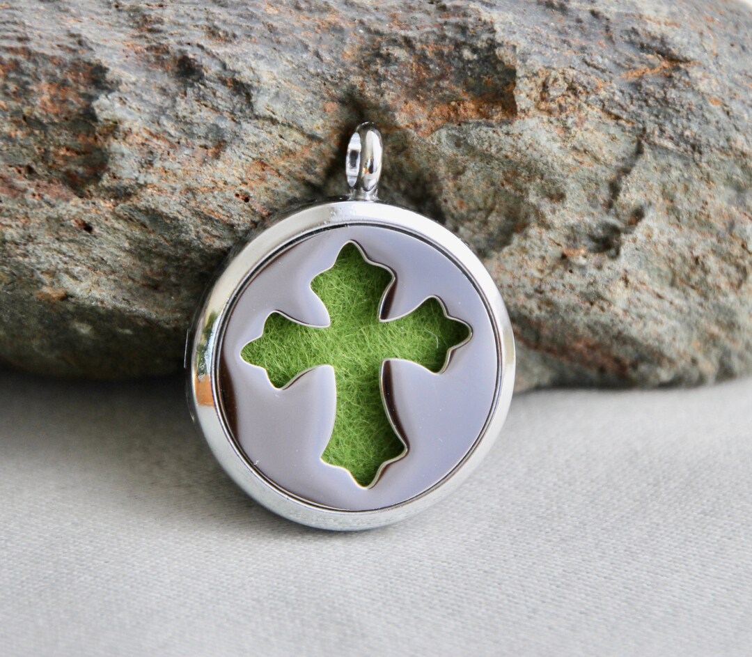 Celtic Cross Diffuser Locket for Essential Oils, Aromatherapy - Etsy