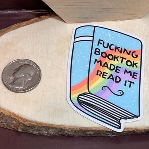 Booktok made me read it Vinyl Aufkleber - Lesergeschenk Bild 2