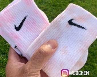Pastelkleurige Tye Dye-collectie (wolkroze, mokka) handgeverfde Nike Crew-sokken. Cadeau-ideeën, cadeauset, op maat, Valentijnsdag, verjaardag, zomer