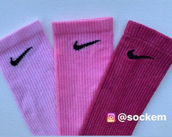 3-Pack-Collection-Pink Skies Collection (Cloud, Dusk, and Storm) Hand geverfde Nike Crew Sokken . Cadeau-ideeën, cadeauset, aangepast, Valentijnsdag