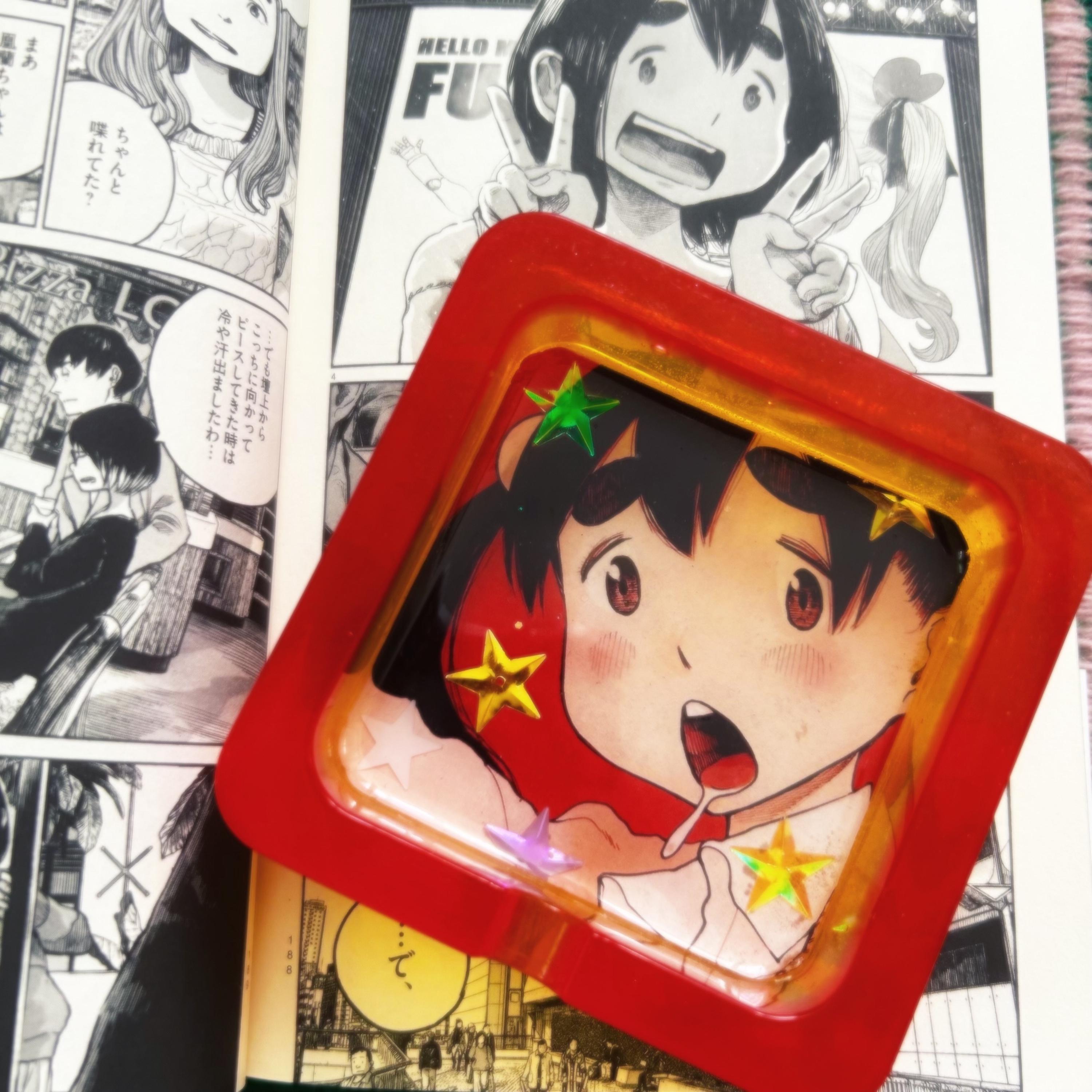 Un poster con un personaggio stilizzato