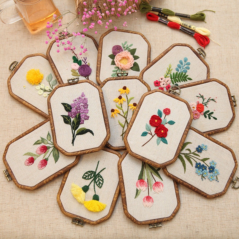 Floral Embroidery Kit Beginner: DIY Cotton Linen Set (4.33x5.90 inch)