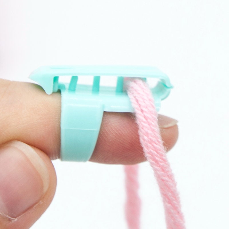 HEEPDD 2pcs Guide Finger Holder Knitting Thimble, 2pcs 17mm 19mm Ring Knitting Thread Yarn Stranding Tools Home Gadgets Silver for Crochet Knitting Crafts