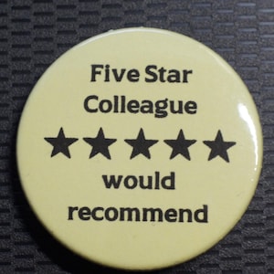 Fünf Sterne Kollege Button Abzeichen empfohlen