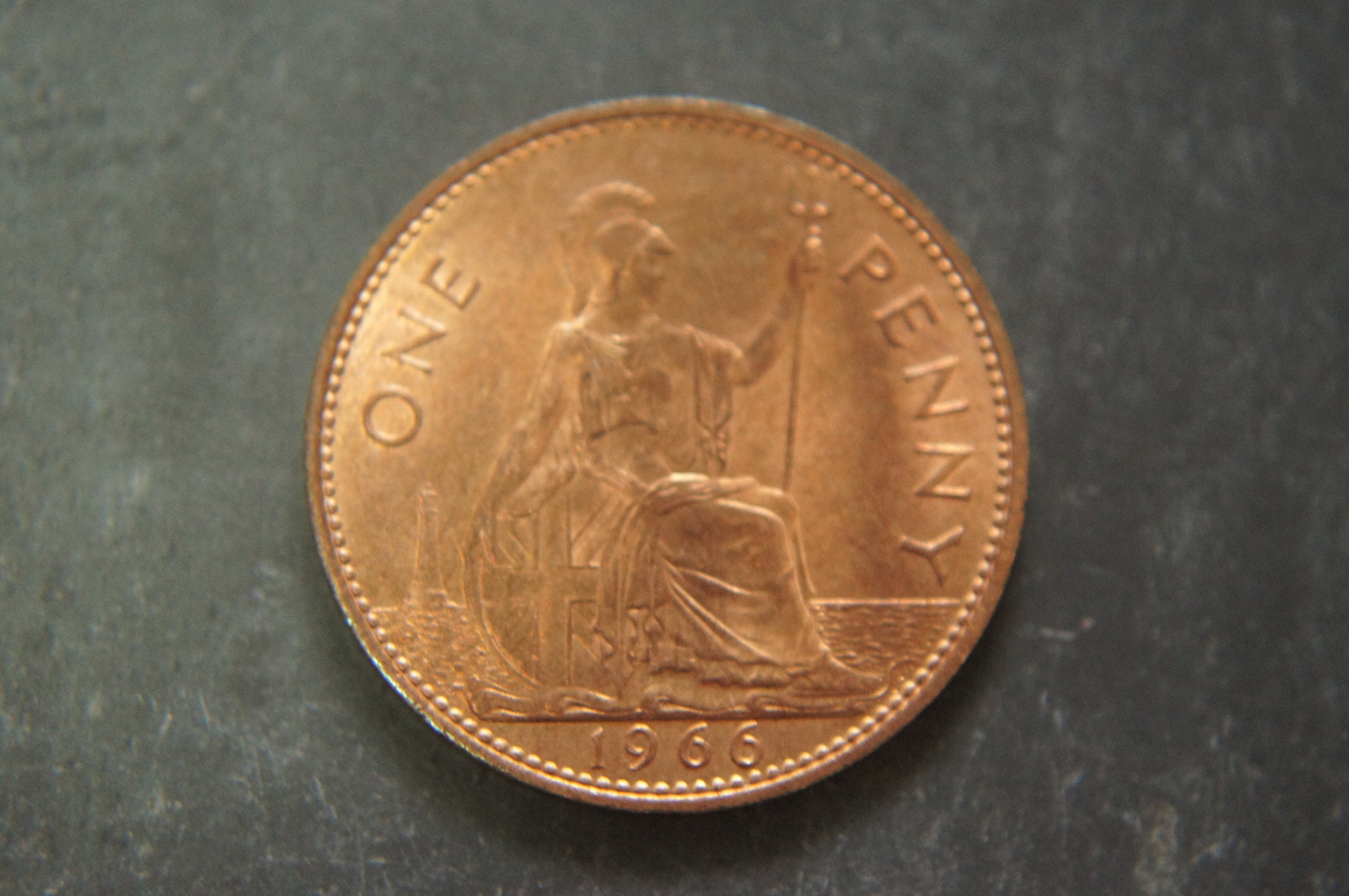 1966 年 1 ペニー硬貨 イギリス エリザベス 2 世。誕生日