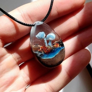 Glow in the Dark Resin Wood Mushroom Necklace,Mother&#39;s Day Gift