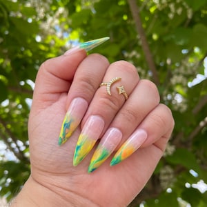 Summer Vibes - press on nails, glue on nails, fake nails, luxury press on nails, trendy fake nails, marble nails