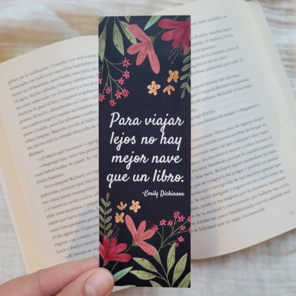 Para viajar lejos no hay mejor nave que un libro bookmark - Spanish Bookmark