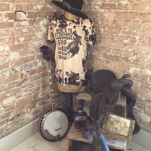 Here’s to Strong Women/Country Shirt/Cowgirl Shirt/Western Shirt/Horse girl shirt/inspirational shirt/farmgirl shirt/distressed shirt