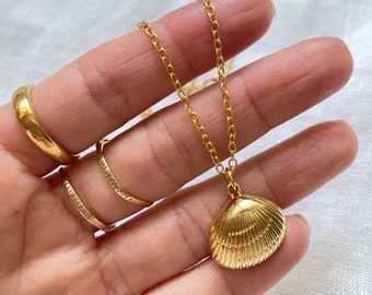 Gold Shell Necklace, Gold Filled Dainty Shell Necklace, Tiny Shell Necklace, Summer Jewelry, Gold Necklace, Layering Necklace, Shell Gift