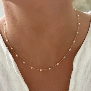 Dainty Pearl Necklace, Minimalist Pearl Necklace, Daily Pearl Jewelry, Bridal Necklace on Wedding Day, Bridesmaid Gift For Her, Gift For Mom