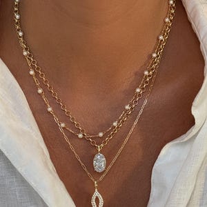 Bridesmaid Gifts Wedding Party Present Gold Filled Pearl Necklace Dainty Chain Design Bridal Jewelry Set Minimalist Style Simple Elegant Accessory Floating Pearl Pendant Delicate Construction Quality Crafted Thank You Gift Maid Of Honor