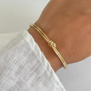 Tie the Knot Bracelet 18k Gold Filled Knot Bracelet For Bridal Party Gift For Bridesmaid Proposal Mother Daughter Gift Friendship Gift afbeelding 5