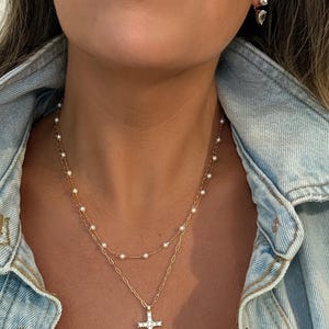 Bridesmaid Gifts Wedding Party Present Gold Filled Pearl Necklace Dainty Chain Design Bridal Jewelry Set Minimalist Style Simple Elegant Accessory Floating Pearl Pendant Delicate Construction Quality Crafted Thank You Gift Maid Of Honor