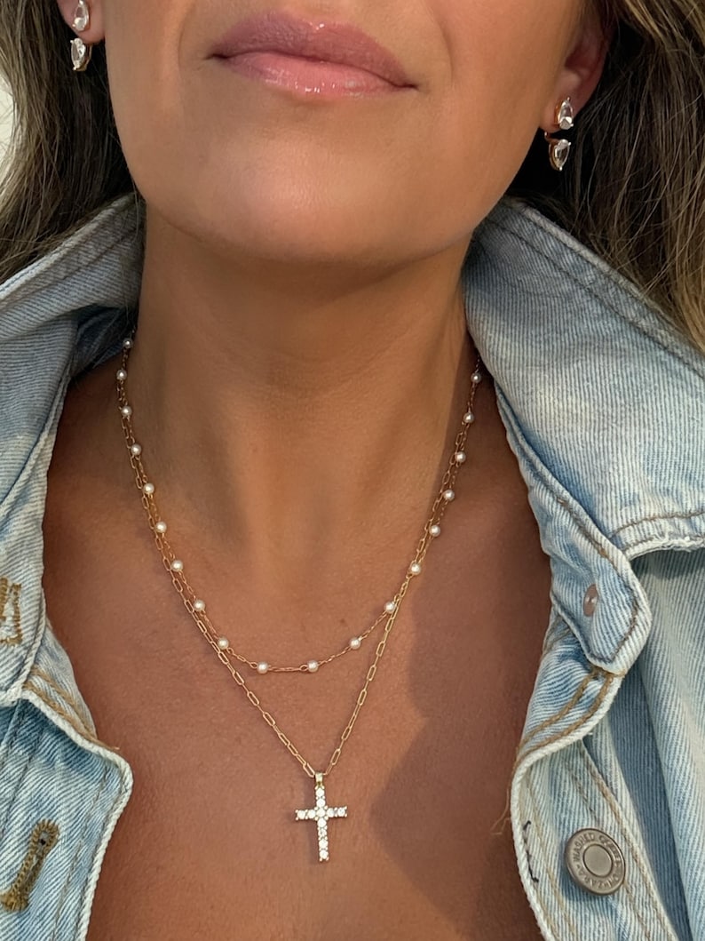 Bridesmaid Gifts Wedding Party Present Gold Filled Pearl Necklace Dainty Chain Design Bridal Jewelry Set Minimalist Style Simple Elegant Accessory Floating Pearl Pendant Delicate Construction Quality Crafted Thank You Gift Maid Of Honor