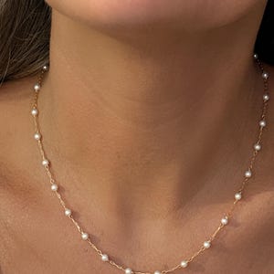 Bridesmaid Gifts Wedding Party Present Gold Filled Pearl Necklace Dainty Chain Design Bridal Jewelry Set Minimalist Style Simple Elegant Accessory Floating Pearl Pendant Delicate Construction Quality Crafted Thank You Gift Maid Of Honor