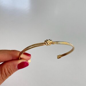 Tie the Knot Bracelet 18k Gold Filled Knot Bracelet For Bridal Party Gift For Bridesmaid Proposal Mother Daughter Gift Friendship Gift afbeelding 4
