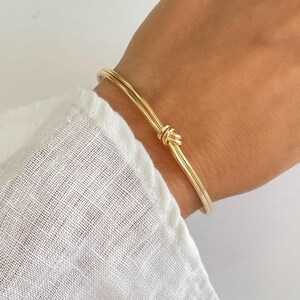 Tie the Knot Bracelet 18k Gold Filled Knot Bracelet For Bridal Party Gift For Bridesmaid Proposal Mother Daughter Gift Friendship Gift afbeelding 6
