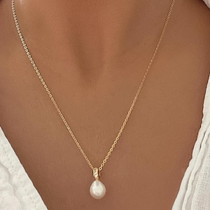 Minimalist Pearl Necklace, Simple Pearl Necklace, Gold Filled Pearl Necklace, Pearl Necklace, Single Pearl, Everyday Necklace, Bridesmaids