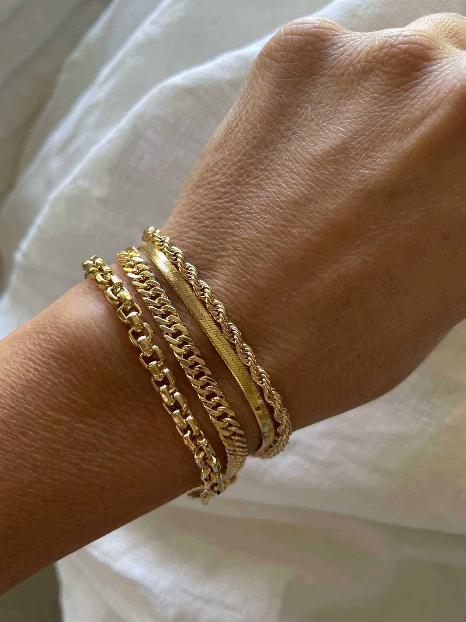 12K GOLD FILLED BRACELET / GOLD