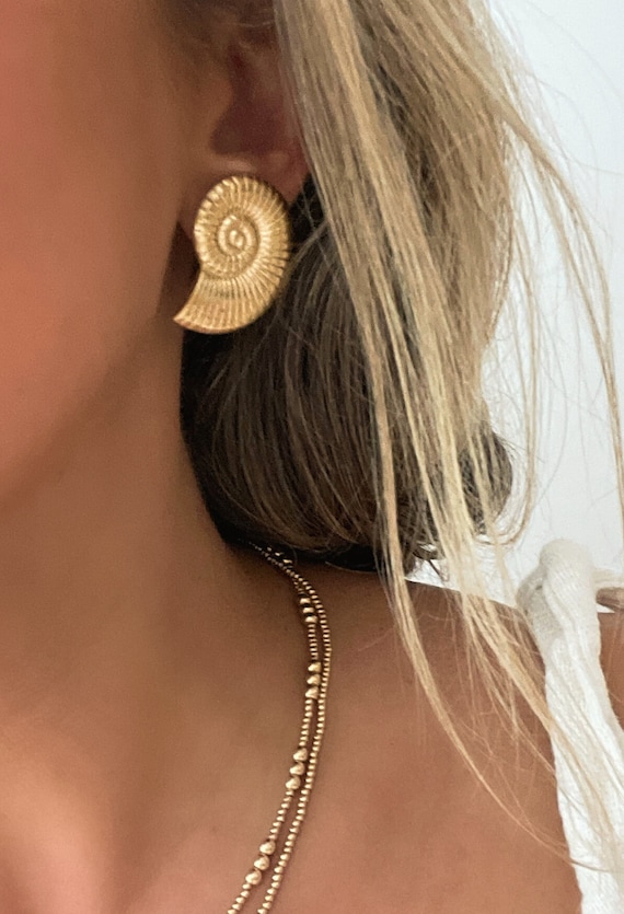 Gold Shell Earrings, Summer Shell Earrings, Summer Earrings, Stud Earrings,  Boho Earrings, 18k Gold Filled Earrings, Minimalist Earrings