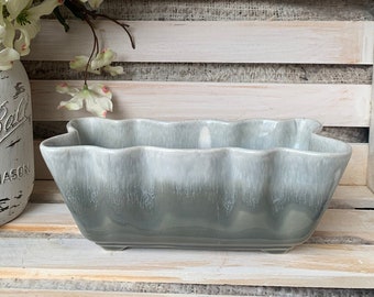 Vintage Planter Coronet USA 208 Gray White Ombre Drip Glaze Ruffled Edge