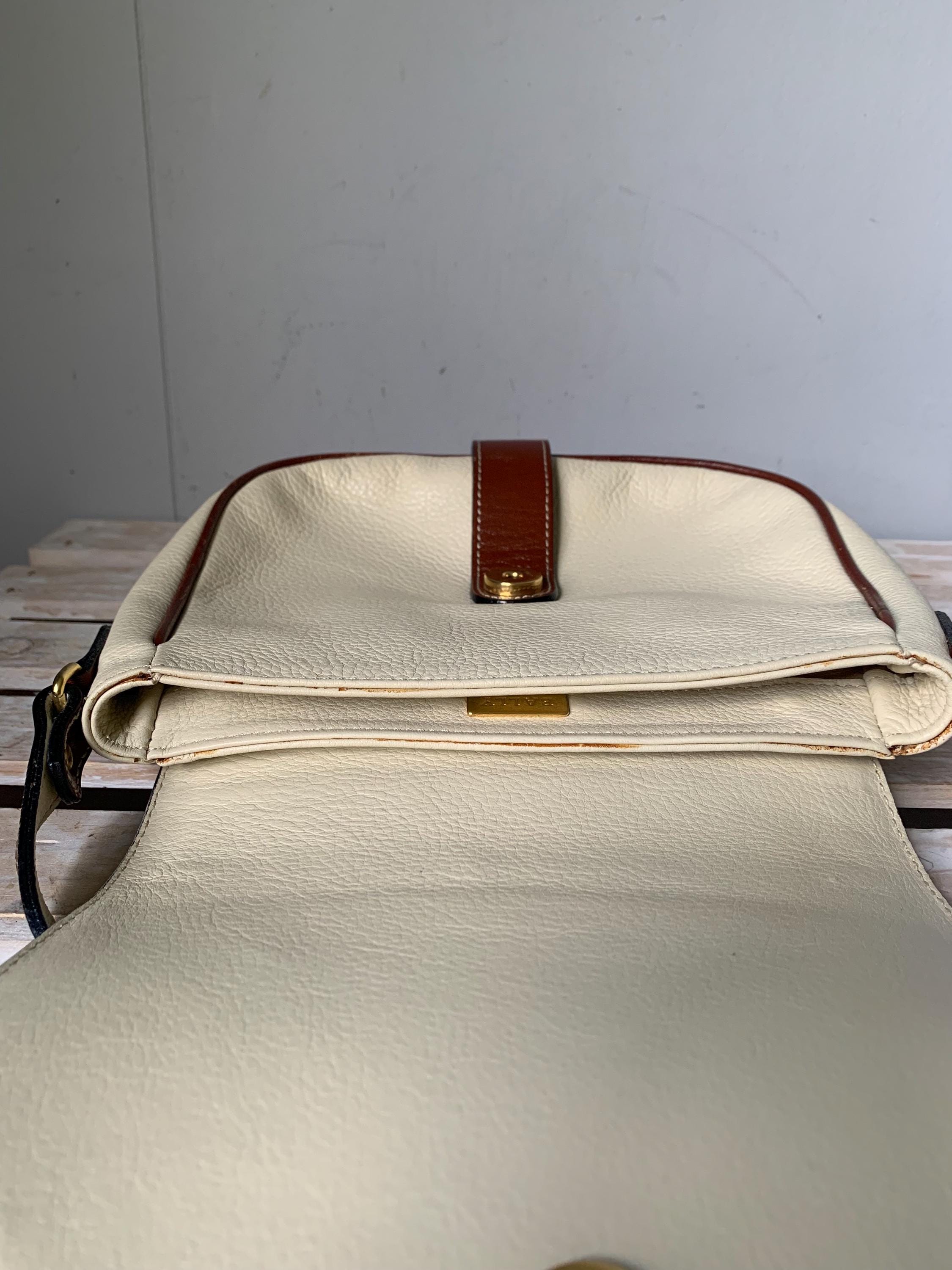 Bally Vintage Handbag Two Tone Woven Crossbody Cream Brown 
