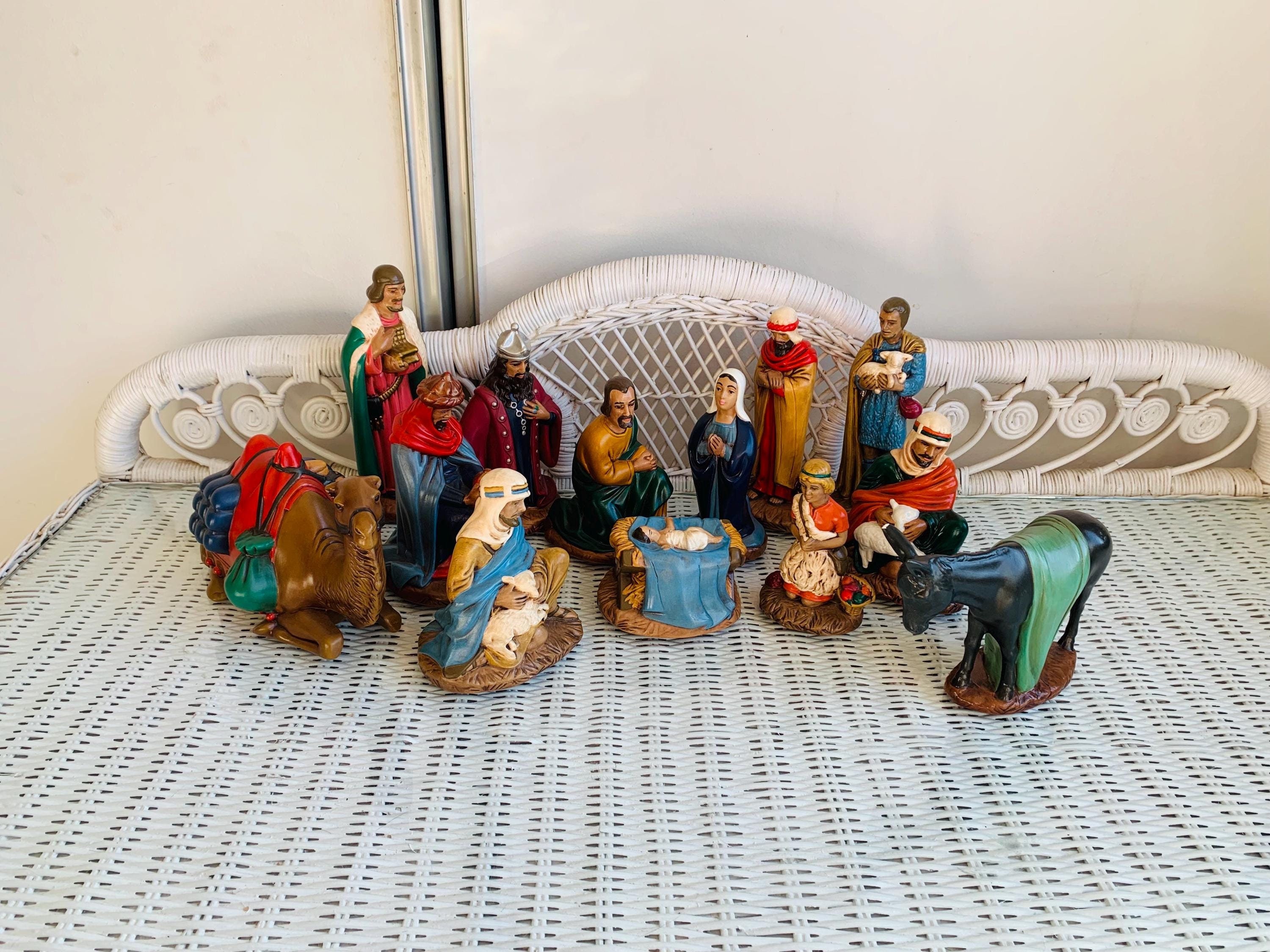 【ヴィンテージ】hand paintのクリスマス nativityフィギュア Vintage Holland Mold Nativity Set: Hand-painted Christmas Display