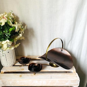 Panier en cuivre vintage en cuivre et 2 bougeoirs assortis, panier de cheminée MCM, décoration d'intérieur