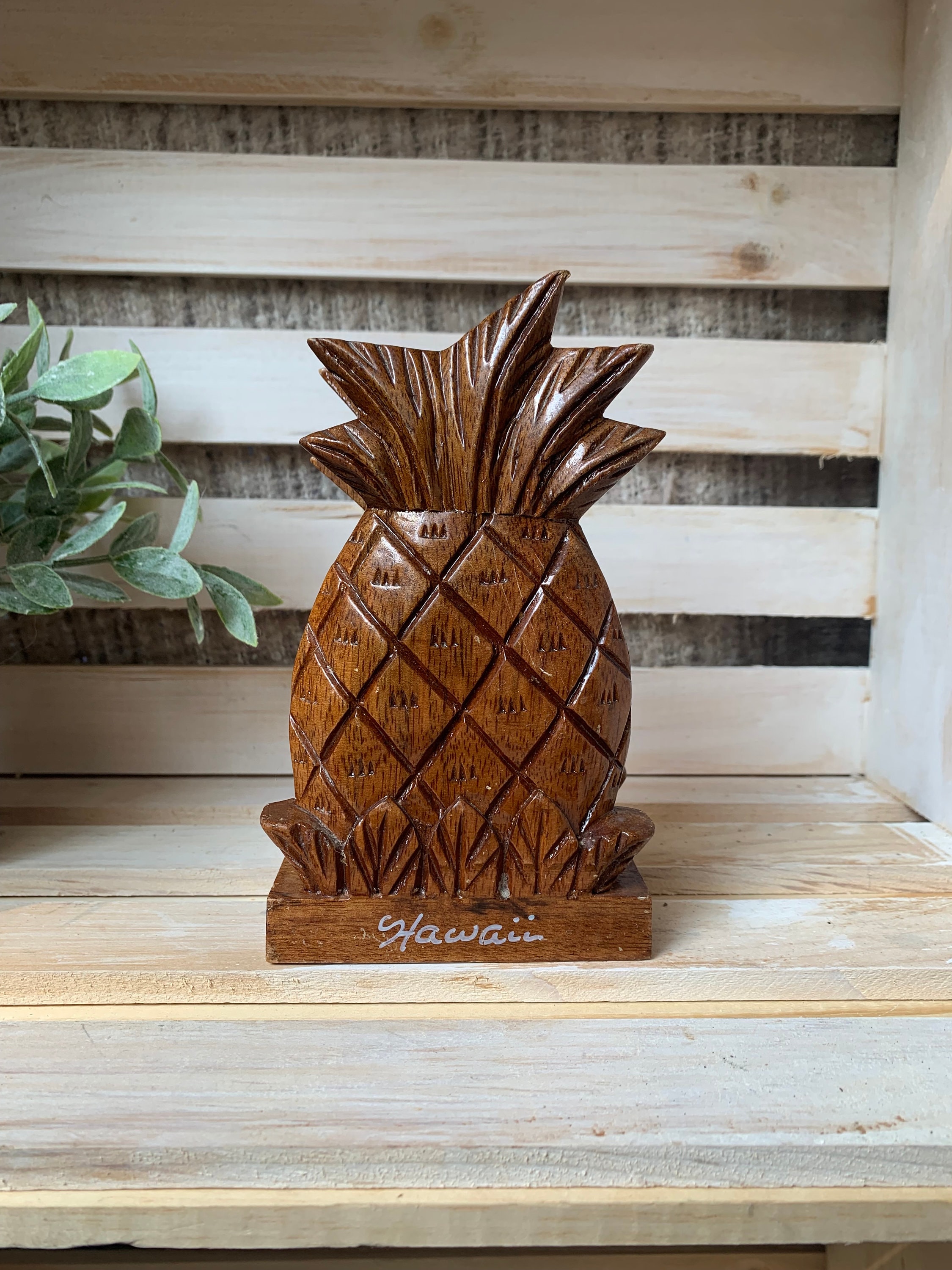 Made in Hawaii wooden cutting board - Pineapple – Red Pineapple