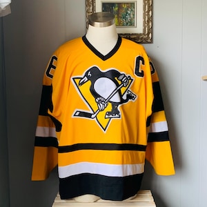 Vintage Mario Lemieux Pittsburg Penguins Jersey: CCM NHL Hockey, Size 48