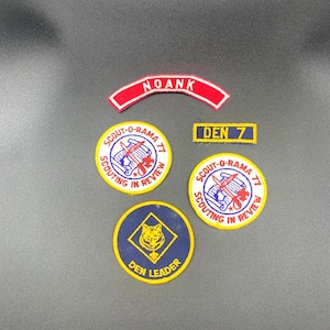 Vintage Boy Scouts Aufnäher 5 unbenutzte Scout O Rama 77 Den Anführer Noank CT Den7 Cub Scouts zum Aufbügeln