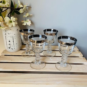 Vintage Dorothy Thorpe Style Silver Band Set Of 4 Wine, Cordial Glasses MCM Barware
