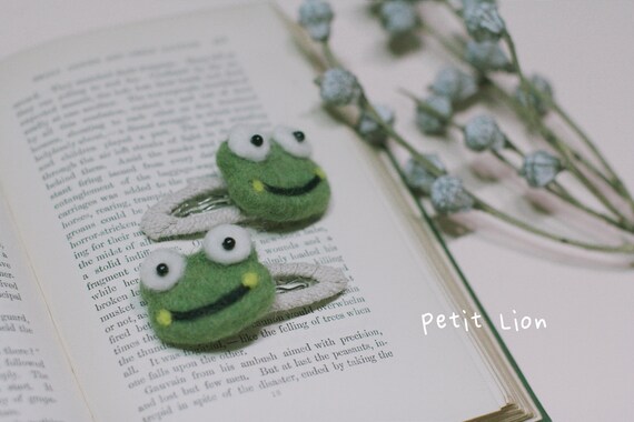 Baby Hair Clip Frog HAND MADE Wool hair clip Toddler girl and Adult hair clip Holiday hair accessories