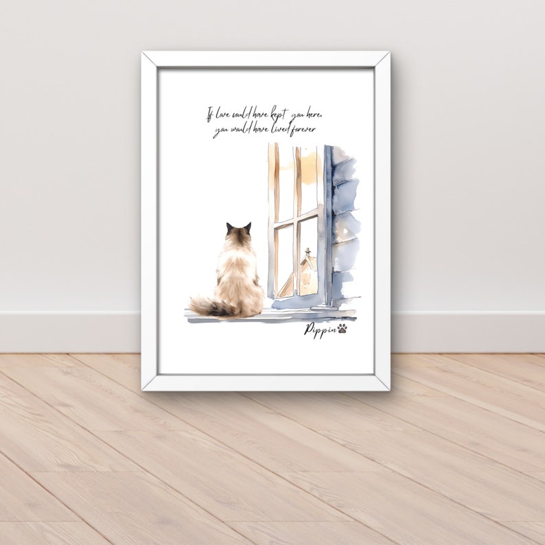 Puede incluir: Una pintura de acuarela de un gato mirando por una ventana. El gato est&aacute; sentado en un alf&eacute;izar de la ventana y la ventana est&aacute; abierta. El texto "Si el amor te hubiera podido mantener aqu&iacute;, habr&iacute;as vivido para siempre" est&aacute; escrito sobre el gato. El nombre del gato, "Pippin", est&aacute; escrito debajo del gato.